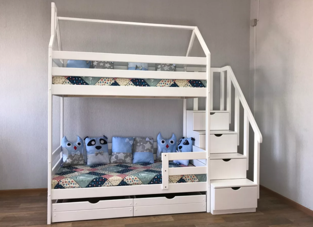 Двухъярусные детские кровати с лестницей из ящиков